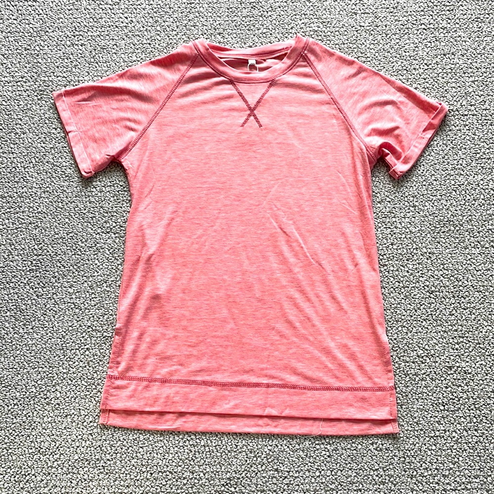 Woman’s Shirt sleeve shirt. Salmon color. Size XS brand Ayreus. Tags on